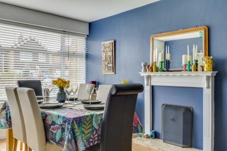 4 bedroom Semi-detached house for sale in Millard Way, Hitchin