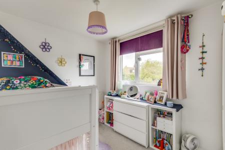 4 bedroom Semi-detached house for sale in Millard Way, Hitchin