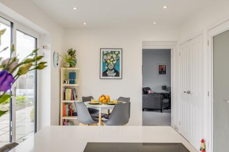 4 bedroom Semi-detached house for sale in Millard Way, Hitchin