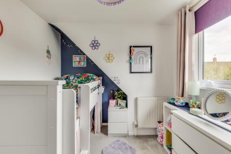 4 bedroom Semi-detached house for sale in Millard Way, Hitchin