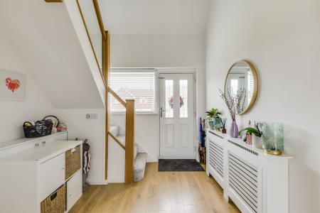 4 bedroom Semi-detached house for sale in Millard Way, Hitchin