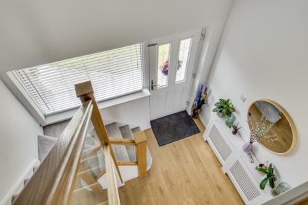 4 bedroom Semi-detached house for sale in Millard Way, Hitchin