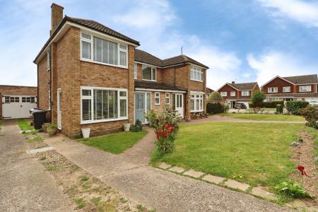 3 bedroom Semi-detached house for sale in Gainsford Crescent, Hitchin