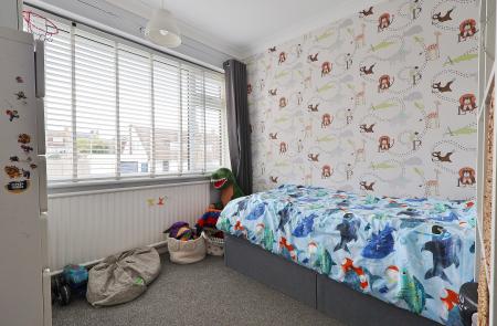 3 bedroom Semi-detached house for sale in Gainsford Crescent, Hitchin