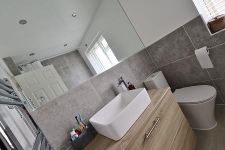 3 bedroom Semi-detached house for sale in Gainsford Crescent, Hitchin