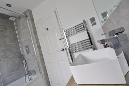 3 bedroom Semi-detached house for sale in Gainsford Crescent, Hitchin