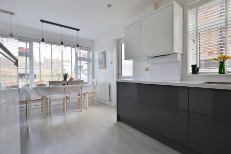 3 bedroom Semi-detached house for sale in Gainsford Crescent, Hitchin