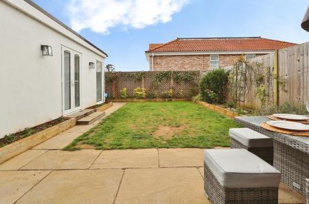 3 bedroom Semi-detached house for sale in Gainsford Crescent, Hitchin