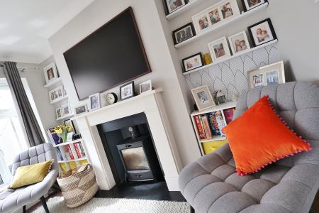 3 bedroom Semi-detached house for sale in Gainsford Crescent, Hitchin