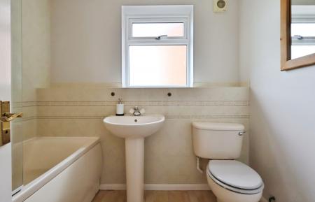 4 bedroom Detached house for sale in Webb Close, Letchworth