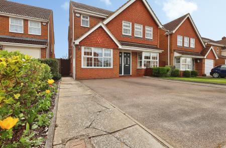 4 bedroom Detached house for sale in Webb Close, Letchworth