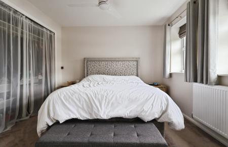 4 bedroom Detached house for sale in Webb Close, Letchworth