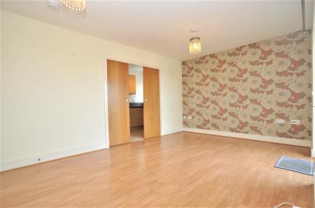 2 bedroom Flat to let in Harrison Close, Hitchin, SG4