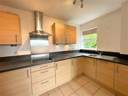 2 bedroom Flat to let in Harrison Close, Hitchin, SG4