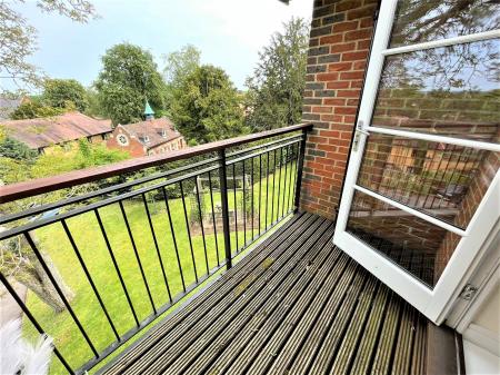 2 bedroom Flat to let in Harrison Close, Hitchin, SG4