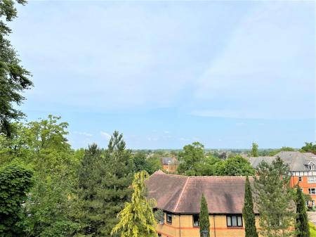 2 bedroom Flat to let in Harrison Close, Hitchin, SG4