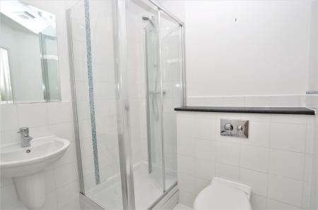 2 bedroom Flat to let in Harrison Close, Hitchin, SG4