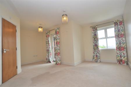 2 bedroom Flat to let in Harrison Close, Hitchin, SG4