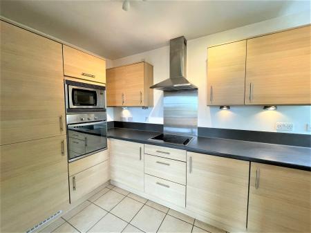 2 bedroom Flat to let in Harrison Close, Hitchin, SG4