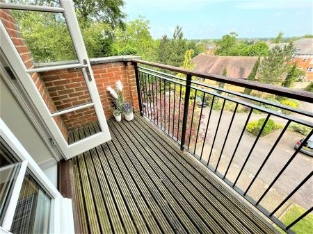 2 bedroom Flat to let in Harrison Close, Hitchin, SG4
