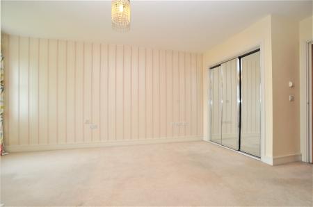 2 bedroom Flat to let in Harrison Close, Hitchin, SG4