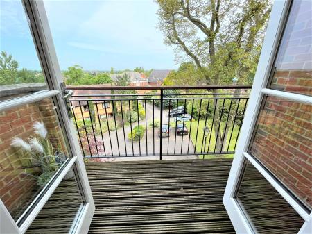 2 bedroom Flat to let in Harrison Close, Hitchin, SG4