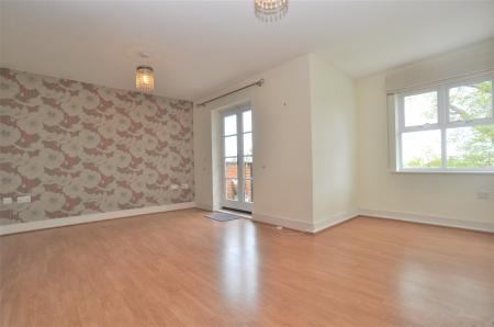 2 bedroom Flat to let in Harrison Close, Hitchin, SG4