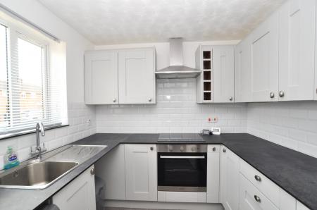 3 bedroom Semi-detached house to let in Keller Close, Stevenage, SG2