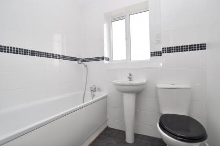 3 bedroom Semi-detached house to let in Keller Close, Stevenage, SG2