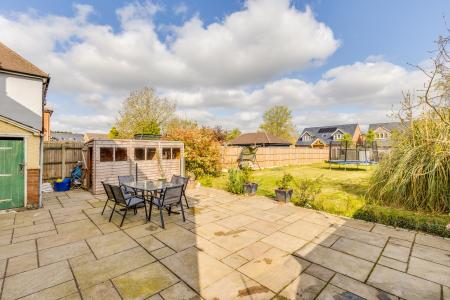 4 bedroom Detached house for sale in Station Road, Lower Stondon