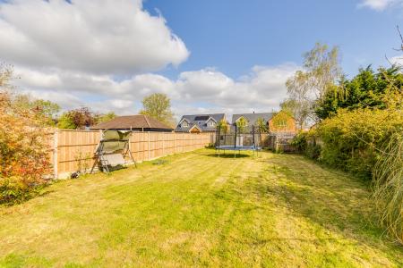 4 bedroom Detached house for sale in Station Road, Lower Stondon