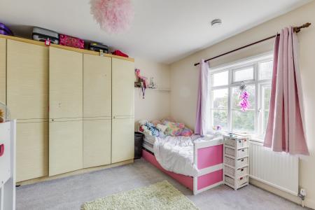 4 bedroom Detached house for sale in Station Road, Lower Stondon