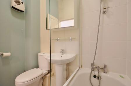 1 bedroom Flat for sale in Watersmeet, Hitchin