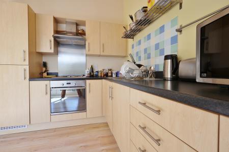 1 bedroom Flat for sale in Watersmeet, Hitchin