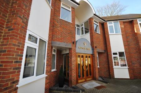 2 bedroom Flat to let in Paynes Park, Hitchin, SG5