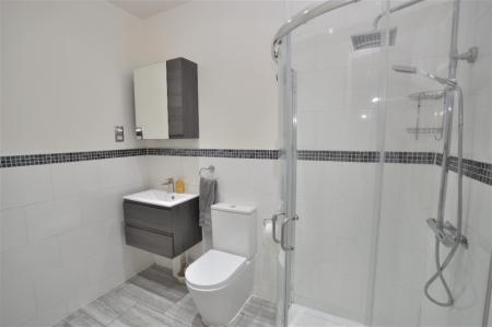 2 bedroom Flat to let in Paynes Park, Hitchin, SG5