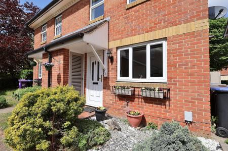 3 bedroom Semi-detached house for sale in Rye Gardens, Baldock