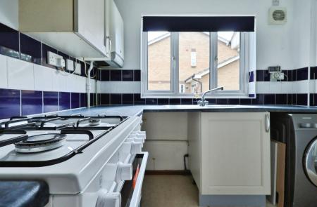 3 bedroom Semi-detached house for sale in Rye Gardens, Baldock