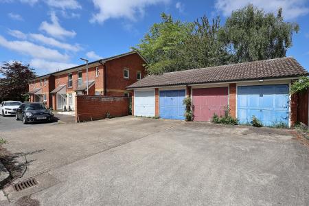 3 bedroom Semi-detached house for sale in Rye Gardens, Baldock