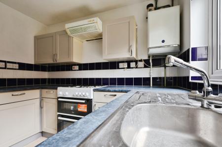3 bedroom Semi-detached house for sale in Rye Gardens, Baldock