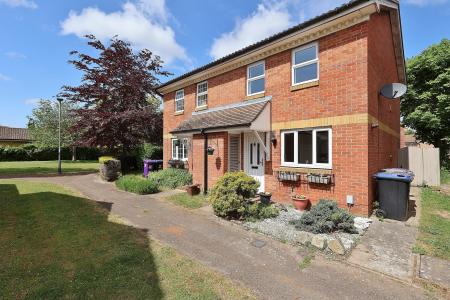 3 bedroom Semi-detached house for sale in Rye Gardens, Baldock