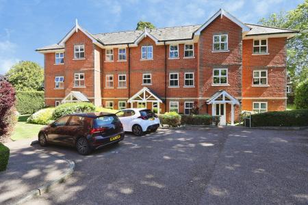 Caldicott Court, Hitchin