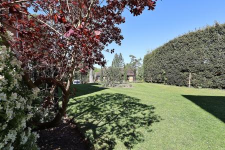 2 bedroom Flat for sale in Caldicott Court, Hitchin