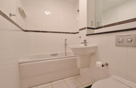 2 bedroom Flat for sale in Caldicott Court, Hitchin