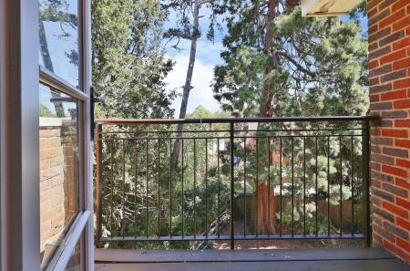 2 bedroom Flat for sale in Caldicott Court, Hitchin