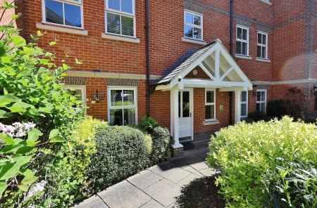 2 bedroom Flat for sale in Caldicott Court, Hitchin