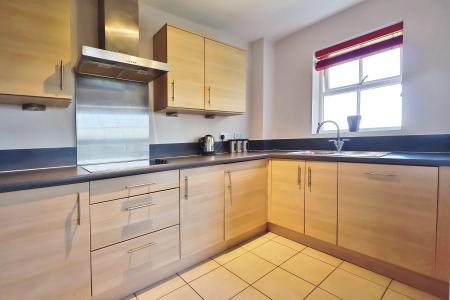 2 bedroom Flat for sale in Caldicott Court, Hitchin