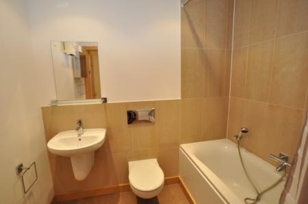 2 bedroom Flat to let in 65 Walsworth Road, Hitchin, SG4