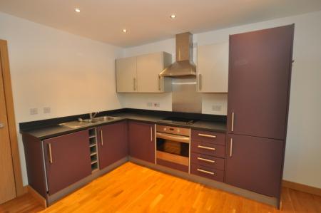 2 bedroom Flat to let in 65 Walsworth Road, Hitchin, SG4