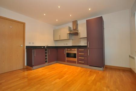 2 bedroom Flat to let in 65 Walsworth Road, Hitchin, SG4